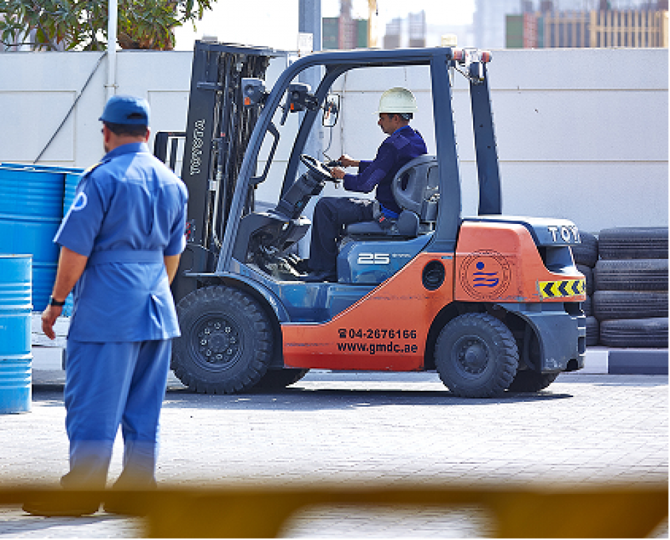 driving-classes-in-dubai-for-forklift-driving-license-gmdc-croozi